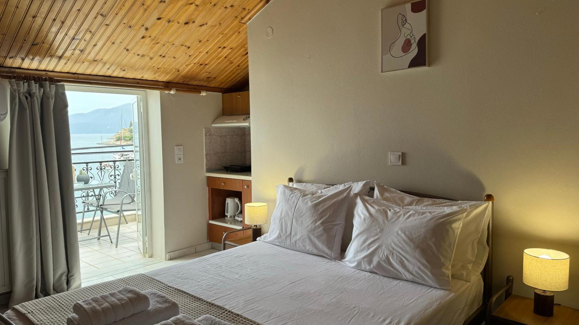 Sea Side Studios Agia Efimia Dış mekan fotoğraf